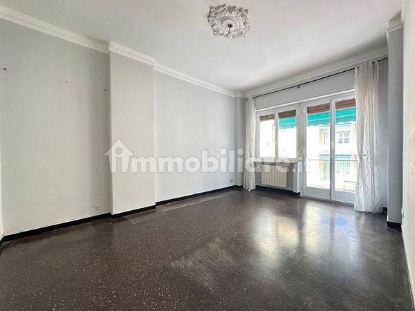 Apartamento T2 em Genoa, Italy N.º 372866