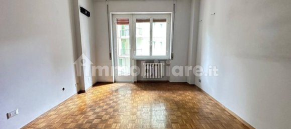 Apartamento T2 em Genoa, Italy N.º 372866 23