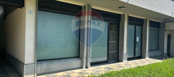 Коммерческая недвижимость 90м² в Брембате ди Сопра, Италия № 346105 2