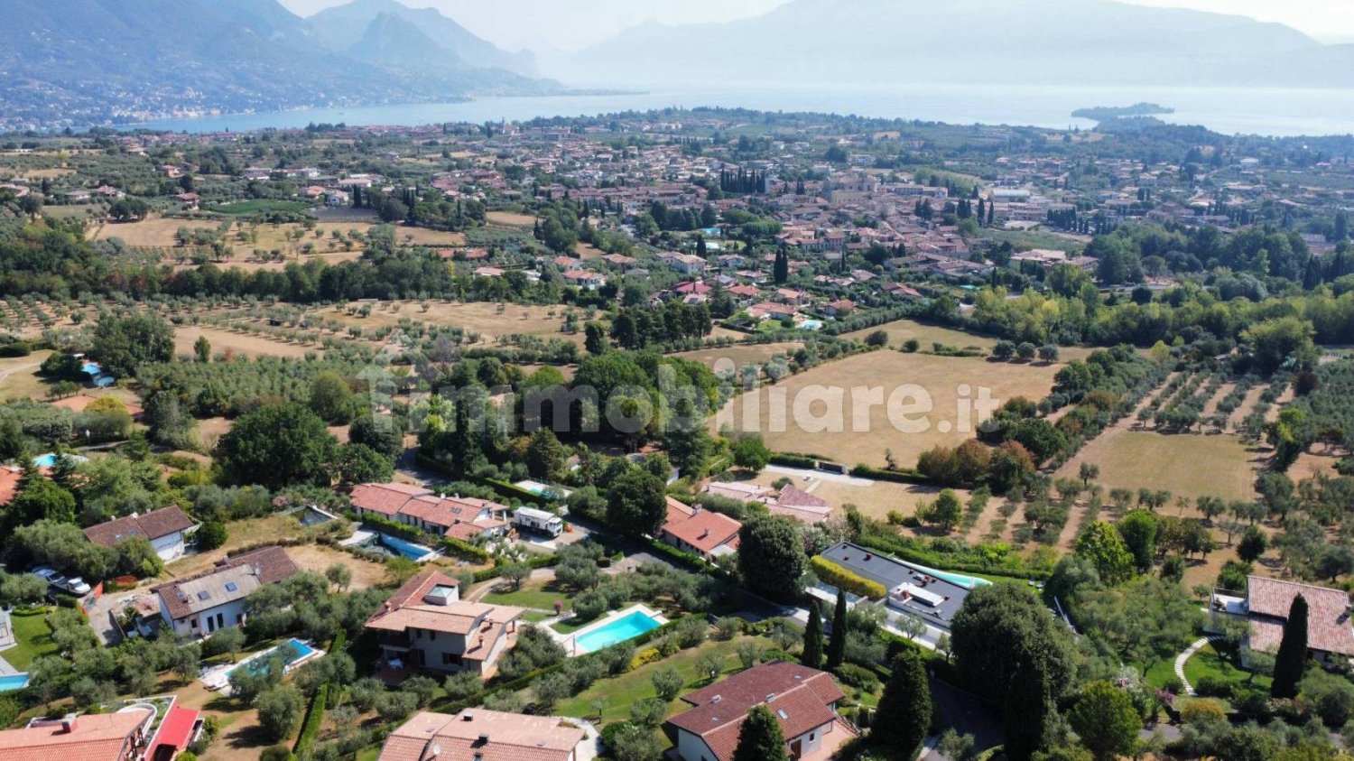 3 bedrooms Villa in San Felice del Benaco, Italy No. 122991