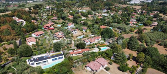 3 bedrooms Villa in San Felice del Benaco, Italy No. 122991 2