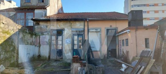 4 chambres Maison à Sao Mamede de Infesta, Portugal No. 133675 7