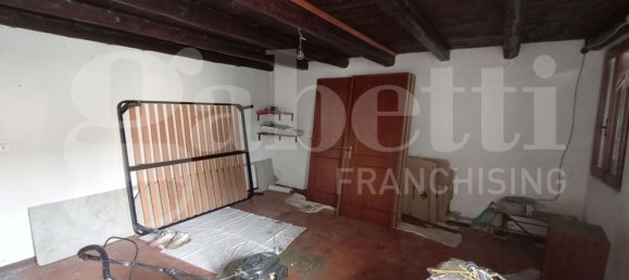 7 rooms House in Pettorazza Grimani, Italy No. 74000 11