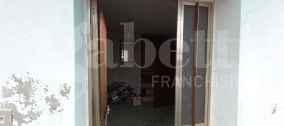 7 rooms House in Pettorazza Grimani, Italy No. 74000 12