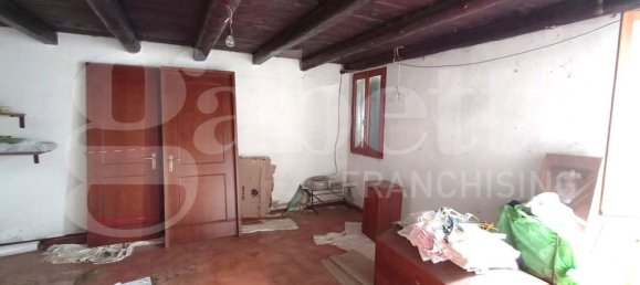 7 rooms House in Pettorazza Grimani, Italy No. 74000 2