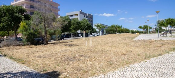 807m² Land in Loule, Portugal No. 105373 2
