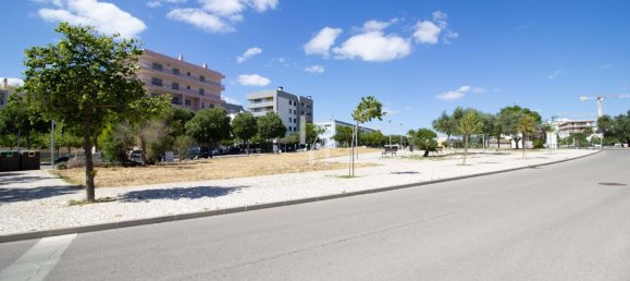 807m² Land in Loule, Portugal No. 105373 3