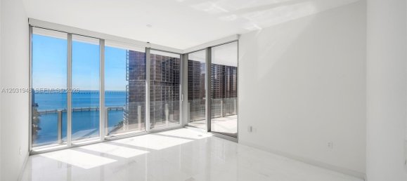 4 dormitorios propiedad comercial en venta en Miami, Miami-Dade, Florida, USA № 614984 5