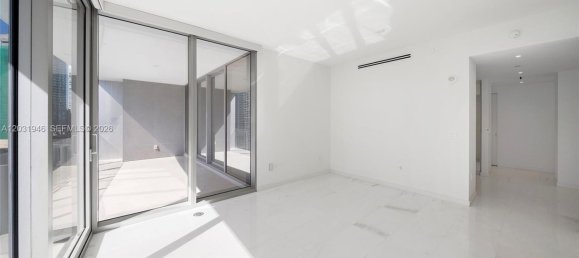 4 dormitorios propiedad comercial en venta en Miami, Miami-Dade, Florida, USA № 614984 3
