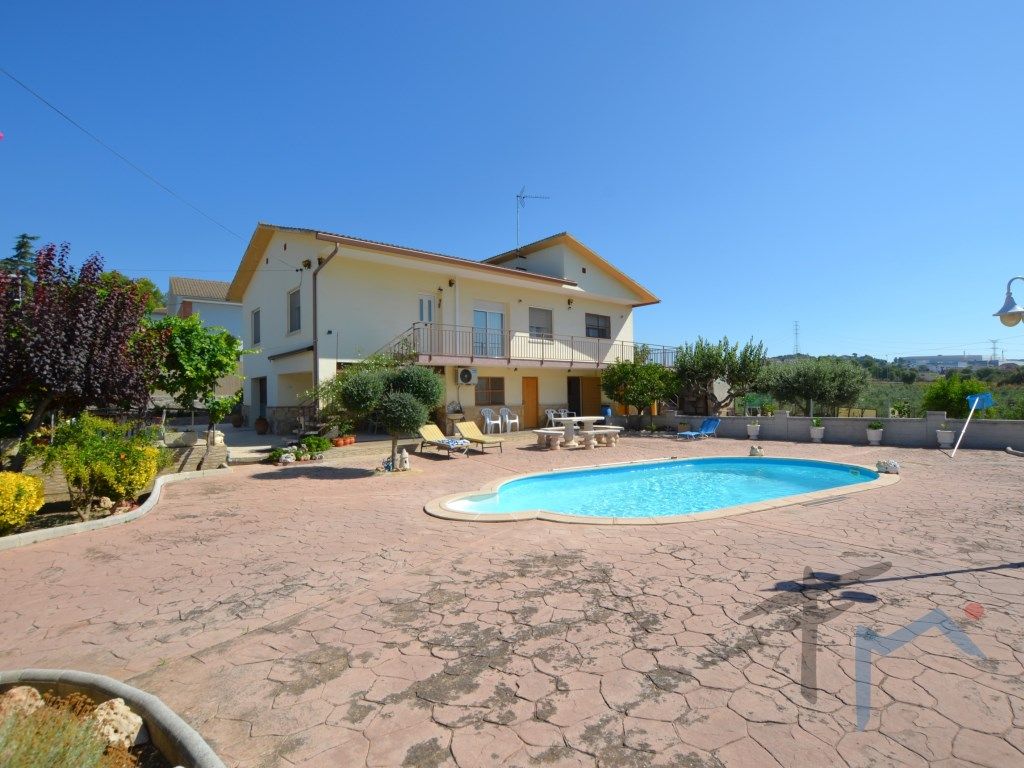 4 غرف نوم منزل في Masquefa, Spain رقم 173378