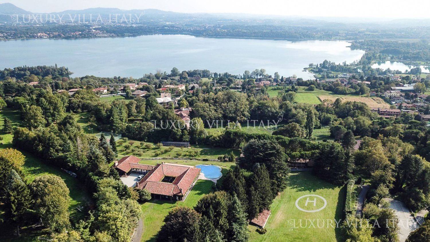 10 غرف نوم فيلا في Eupilio, Italy رقم 223053