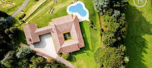 10 غرف نوم فيلا في Eupilio, Italy رقم 223053 2