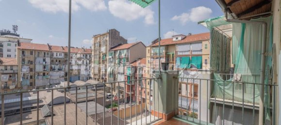 1 bedroom Apartment in Turin, Italy No. 315087 2