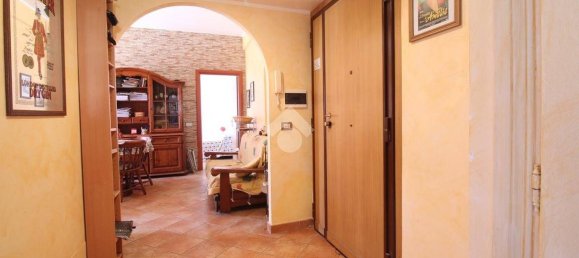 3 Schlafzimmer Wohnung in Pomezia, Italy, Nr. 375444 8
