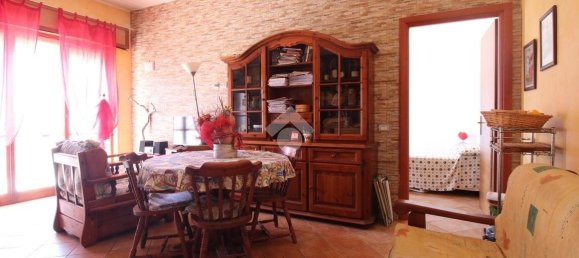 3 Schlafzimmer Wohnung in Pomezia, Italy, Nr. 375444 10