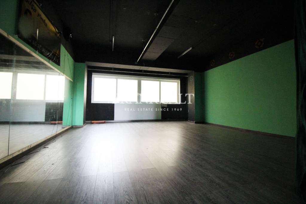 88m² Office in Saint Paul's Bay, Malta No. 13034