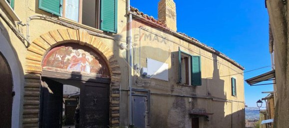 Дом с 13 комнатами в Буккьянико, Италия № 102514 29