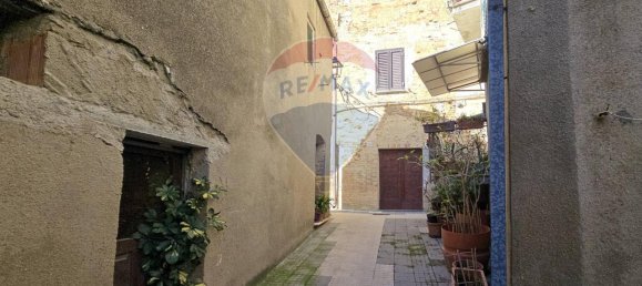 Дом с 13 комнатами в Буккьянико, Италия № 102514 15