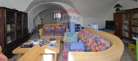 Дом с 13 комнатами в Буккьянико, Италия № 102514 20