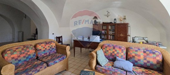 Дом с 13 комнатами в Буккьянико, Италия № 102514 27