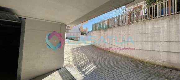 Квартира с 3 комнатами в Читта Сант Анджело, Италия № 150613 18