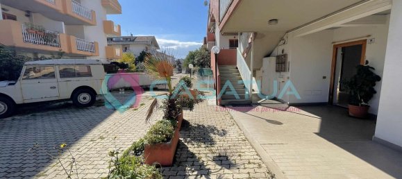 Квартира с 3 комнатами в Читта Сант Анджело, Италия № 150613 15