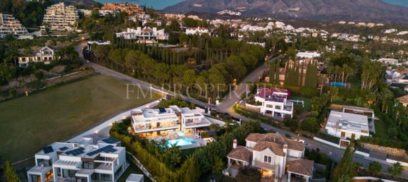 6 bedrooms Villa in Marbella, Spain No. 94687 25