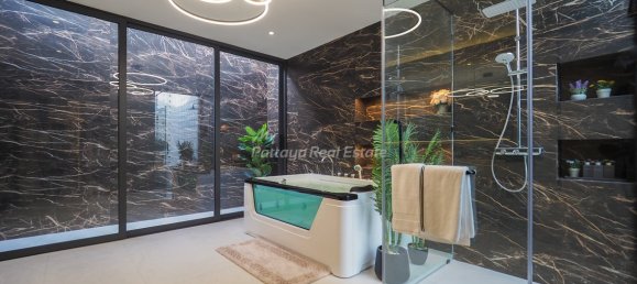 6 chambres Maison à Pattaya, Thailand No. 8718 18