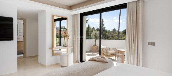 5 bedrooms Villa in Marbella, Spain No. 122950 17