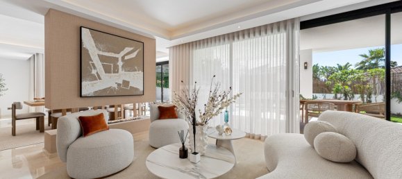 5 bedrooms Villa in Marbella, Spain No. 122950 3