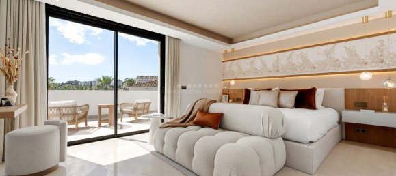 5 bedrooms Villa in Marbella, Spain No. 122950 16