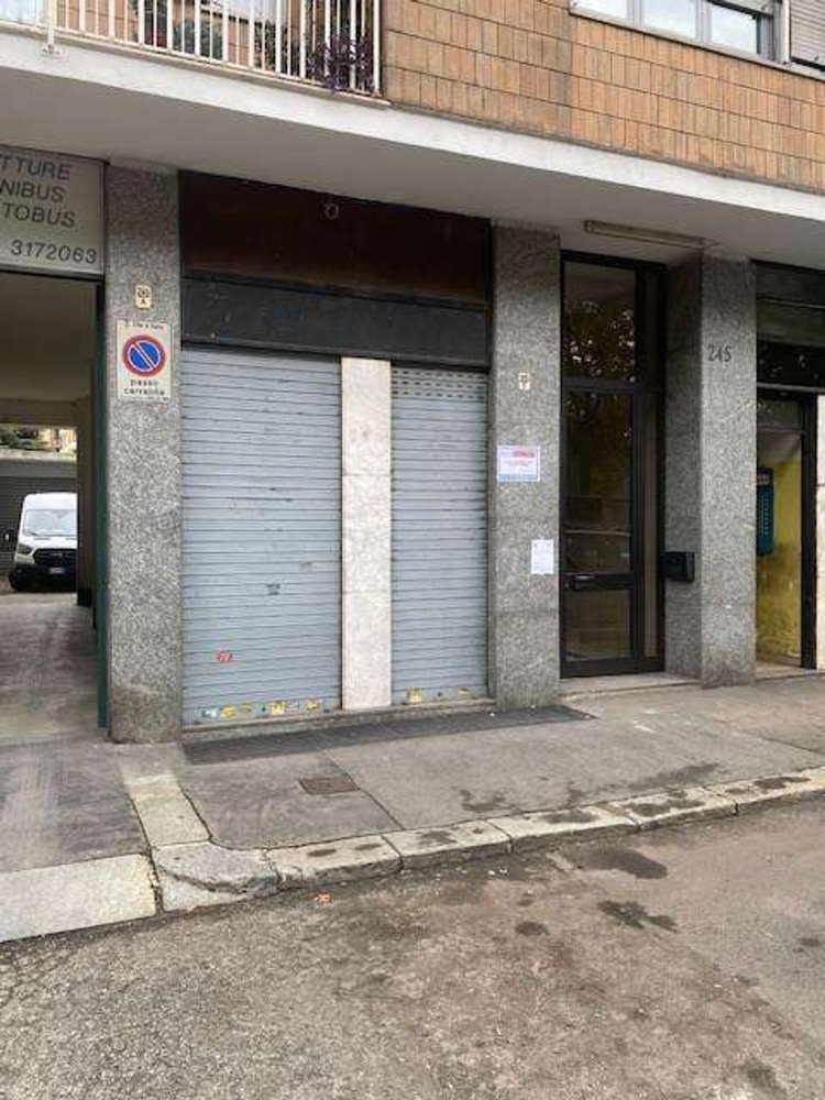 Gewerbliche Immobilie in Turin, Italy 40m², Nr. 106097