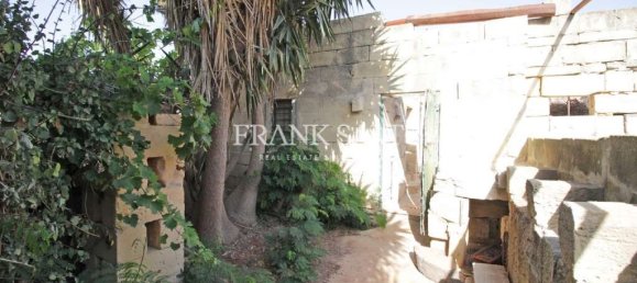 2 bedrooms Farm in Xghajra, Malta No. 1824 4
