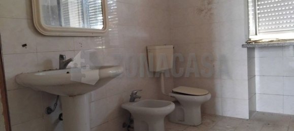 3 rooms Apartment in Lonate Pozzolo, Italy No. 334158 3