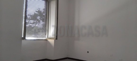 3 rooms Apartment in Lonate Pozzolo, Italy No. 334158 18