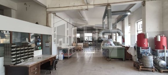 439m² Commercial property in Odivelas, Portugal No. 94527 4