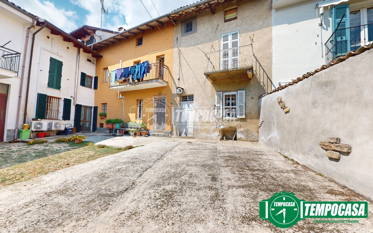 2 bedrooms House in San Salvatore Monferrato, Italy No. 361466