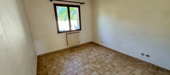 5 bedrooms House in Gard, France No. 293423 9