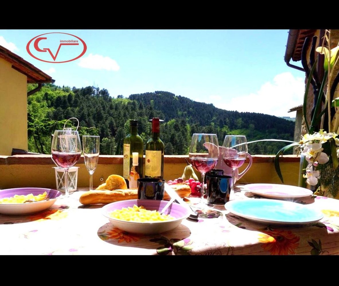 3 bedrooms Apartment in Montevarchi, Italy No. 391622