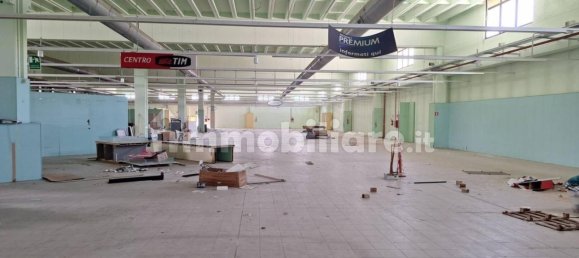 Almacén en Modugno, Italy 2800 m² No. 314698 13