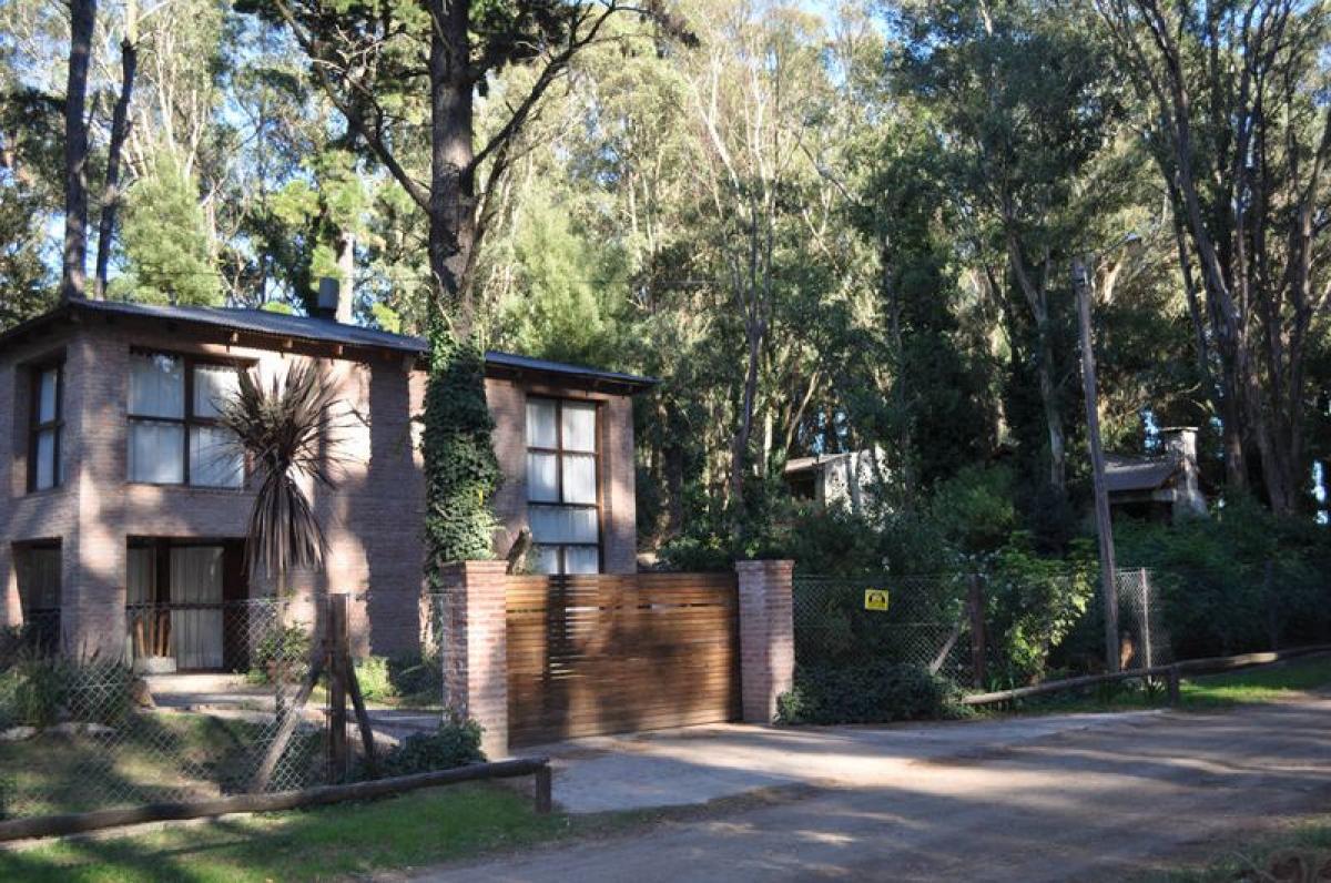 3 bedrooms House in Mar del Plata, Argentina No. 66275