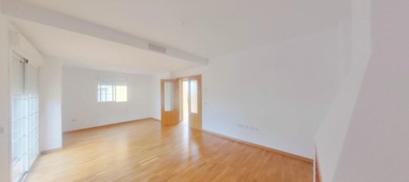 3 bedrooms Townhouse in Alhaurin de la Torre, Spain No. 166512 2