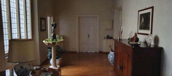 7 rooms Apartment in Florence, Italy No. 194925 10