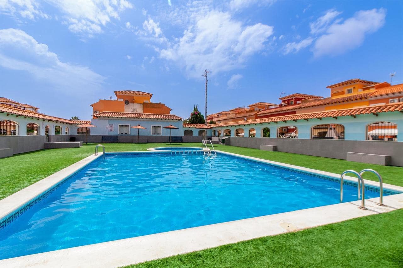 2 غرف نوم تاون هاوس في Torrevieja, Spain رقم 189532