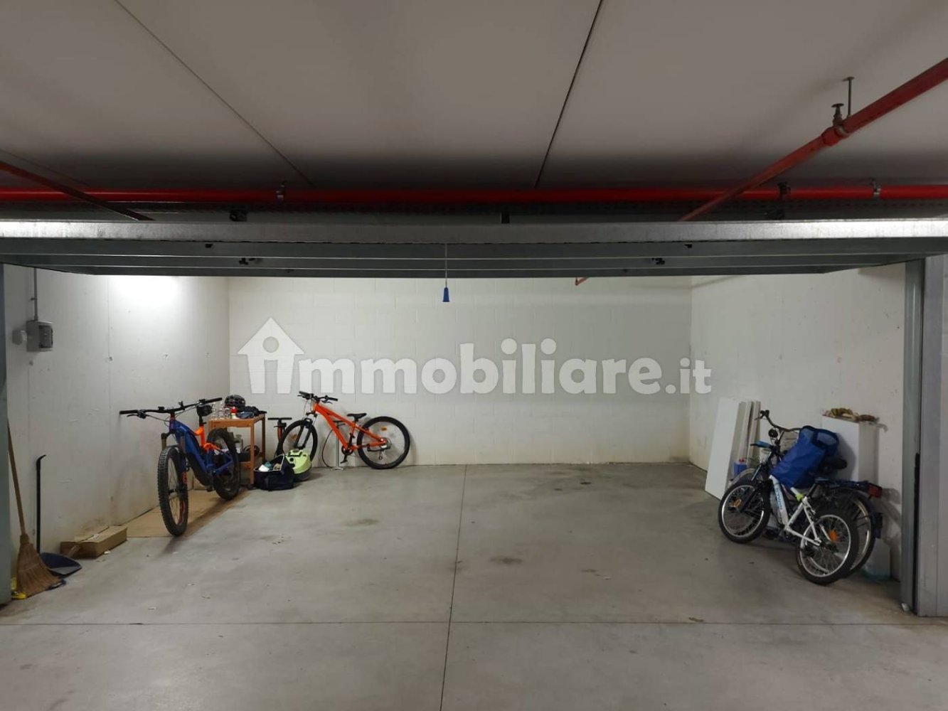 Garage à Genoa, Italy 27m² No. 94620