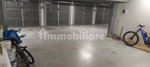 Garage à Genoa, Italy 27m² No. 94620 2