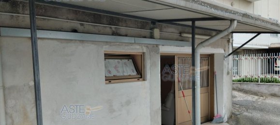 5-salle Appartement à Pianella, Italy No. 238414 8