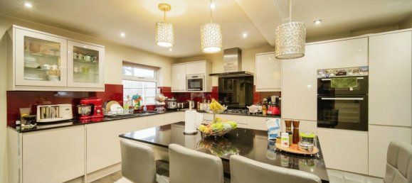 3 bedrooms Commercial property in Bracknell, United Kingdom No. 10629 6