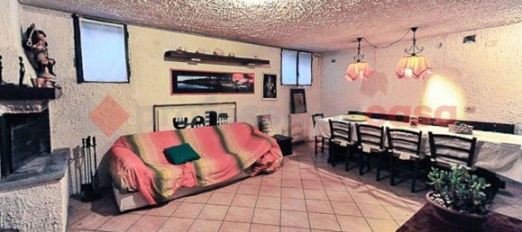 Casa de 4 habitaciónes en Castano Primo, Italy No. 135188 10