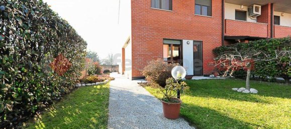 Casa de 4 habitaciónes en Castano Primo, Italy No. 135188 3